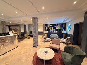 Reception - Atrium im Park Hotel Regensburg (Regensburg)