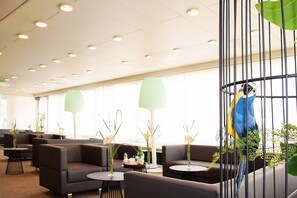 Bar-salon dans le hall