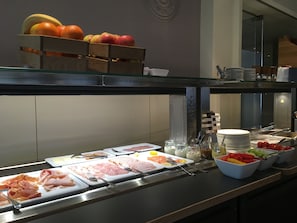 Free daily buffet breakfast