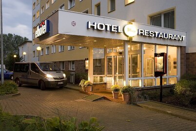 Elbotel Rostock by Centro