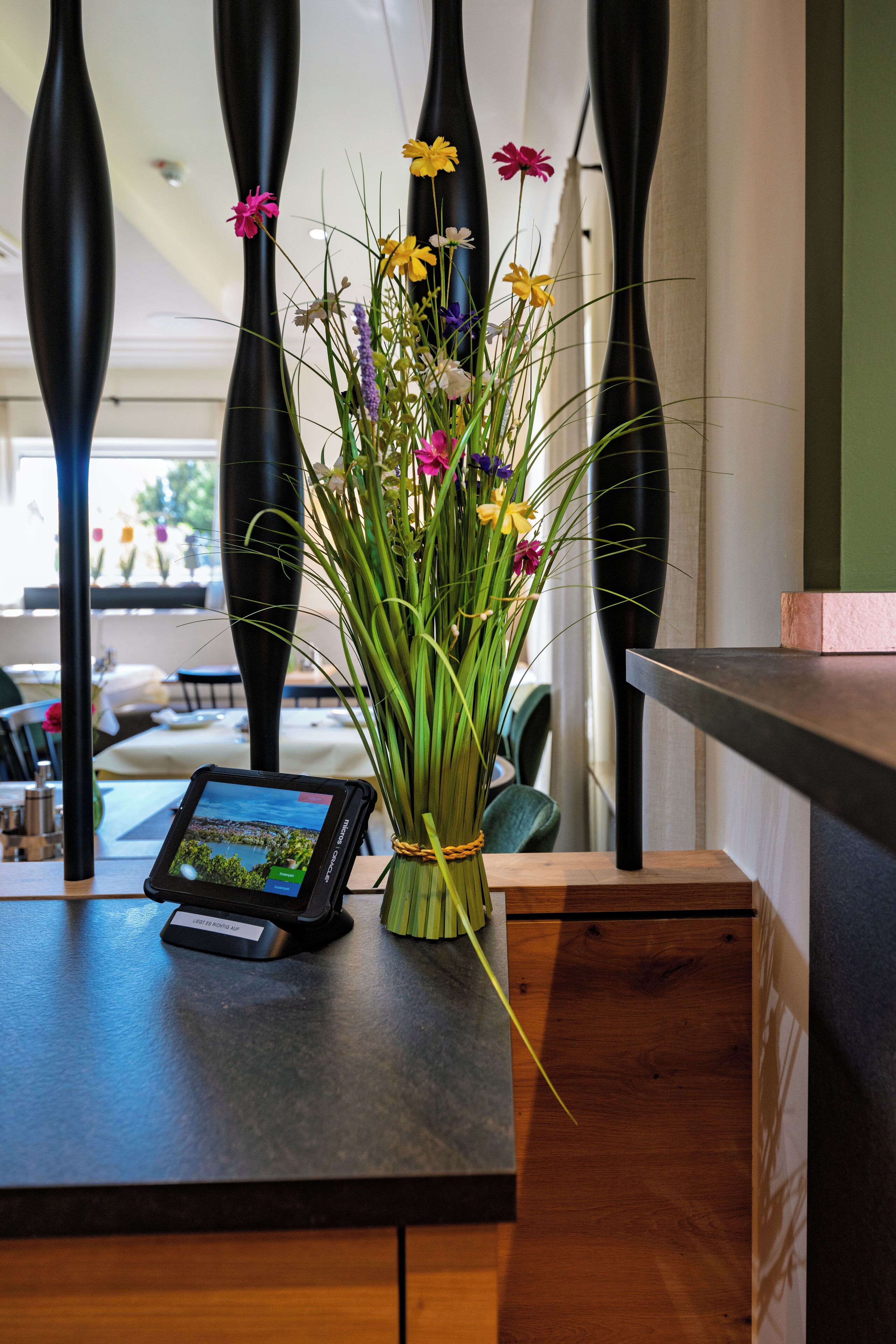 breakfast served, al fresco dining