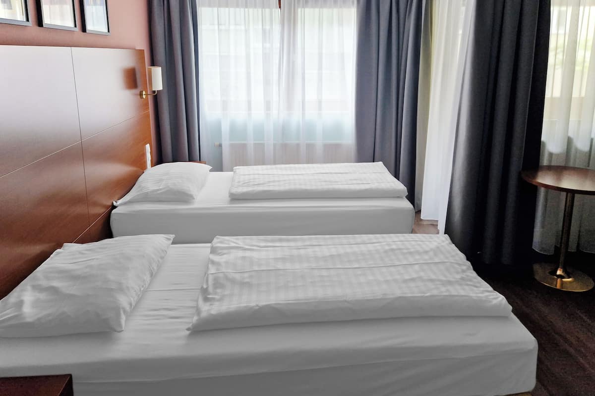Standard Room, 2 Queen Beds | Hypo-allergenic bedding, minibar, in-room safe, desk