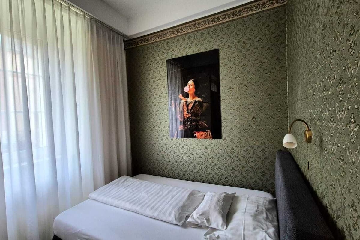 superior single room | hypo-allergenic bedding, individually furnished, desk, blackout curtains