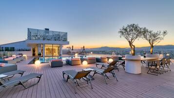 2 restaurantes; se sirven desayunos