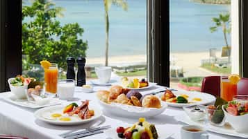 Desayuno buffet todos los días (con cargo)