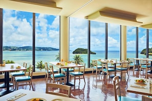 Daily buffet breakfast (USD 30 per person)