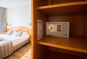 Hypo-allergenic bedding, pillow-top beds, minibar, in-room safe