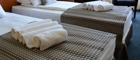 Deluxe Double Room | Hypo-allergenic bedding, pillowtop beds, minibar, in-room safe