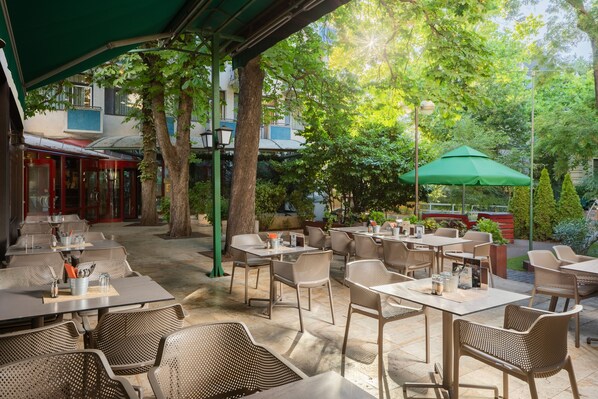 Terrace/patio - Hotel Benczur (Budapest)