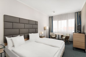 Superior-Doppel- oder -Zweibettzimmer (with AC) | Schreibtisch, Verdunkelungsvorhänge, kostenloses WLAN, Bettwäsche