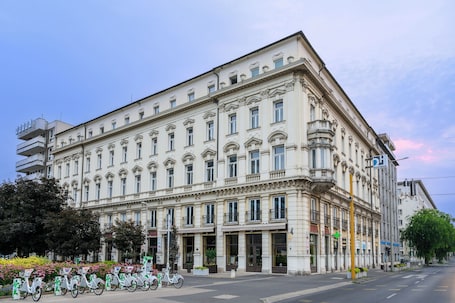 Exterior. Danubius Hotel Rába