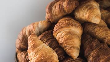 Daily buffet breakfast (ISK 4500 per person)