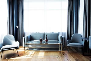 Junior Suite | Living area