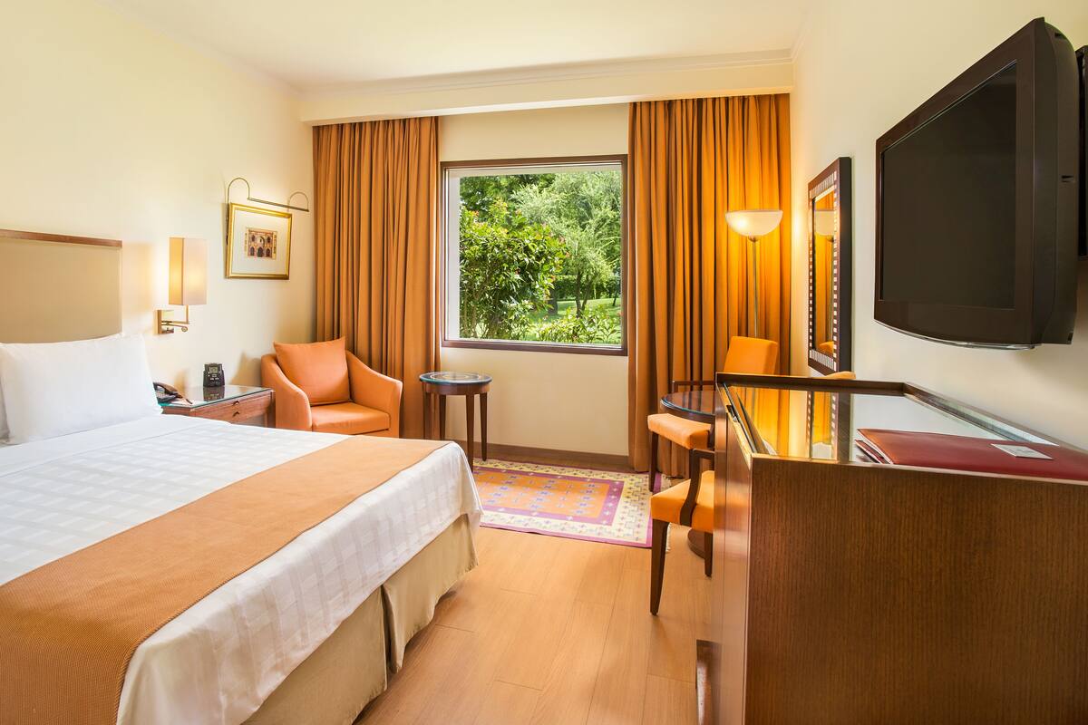 minibar, in-room safe, desk, cots/infant beds