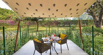 Trident, Agra