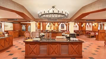 Breakfast, lunch, dinner served; international cuisine, garden views