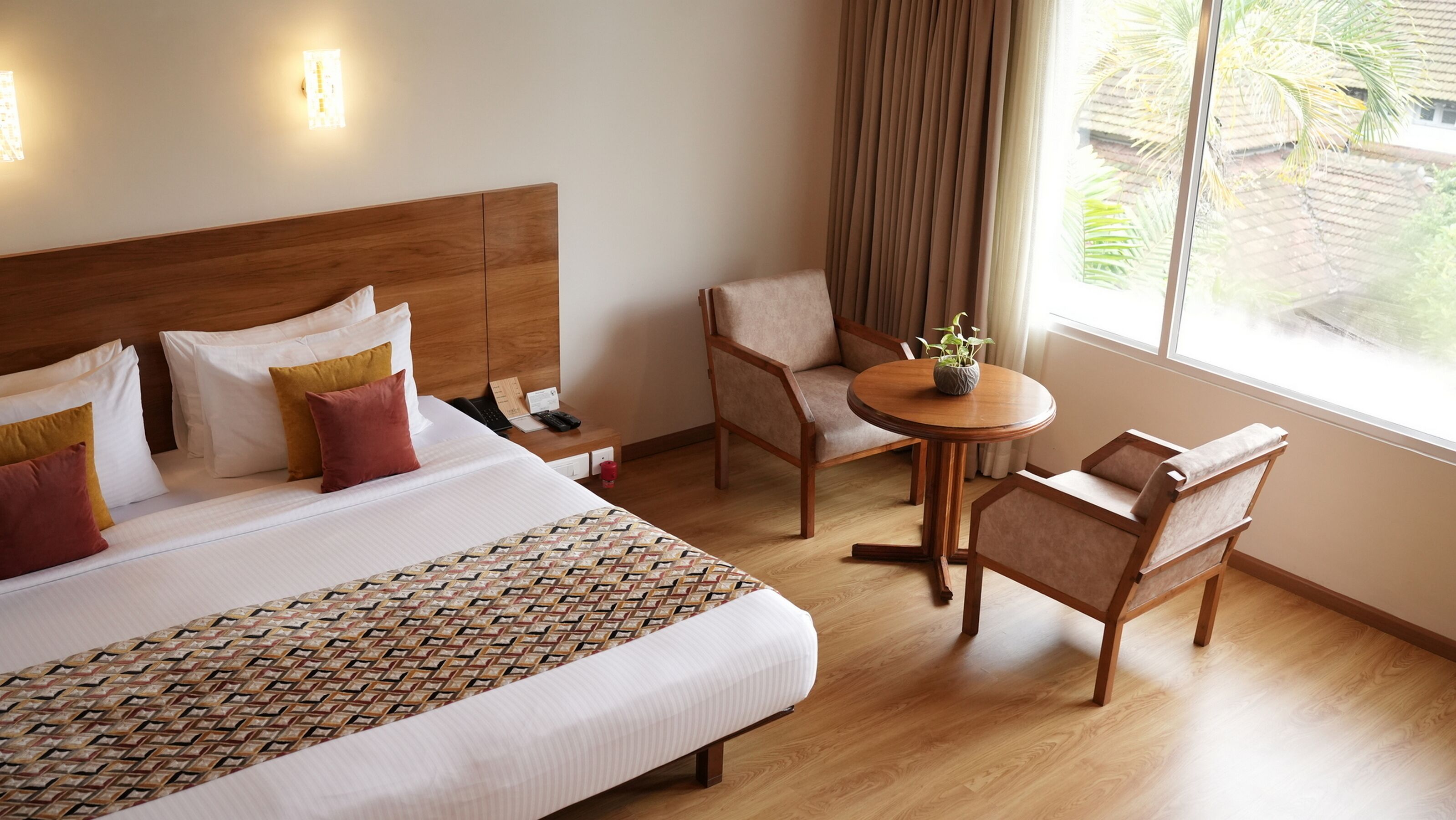 Deluxe Room | Premium bedding, minibar, in-room safe, desk