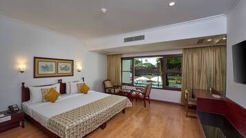 Standard Room | Premium bedding, minibar, in-room safe, desk