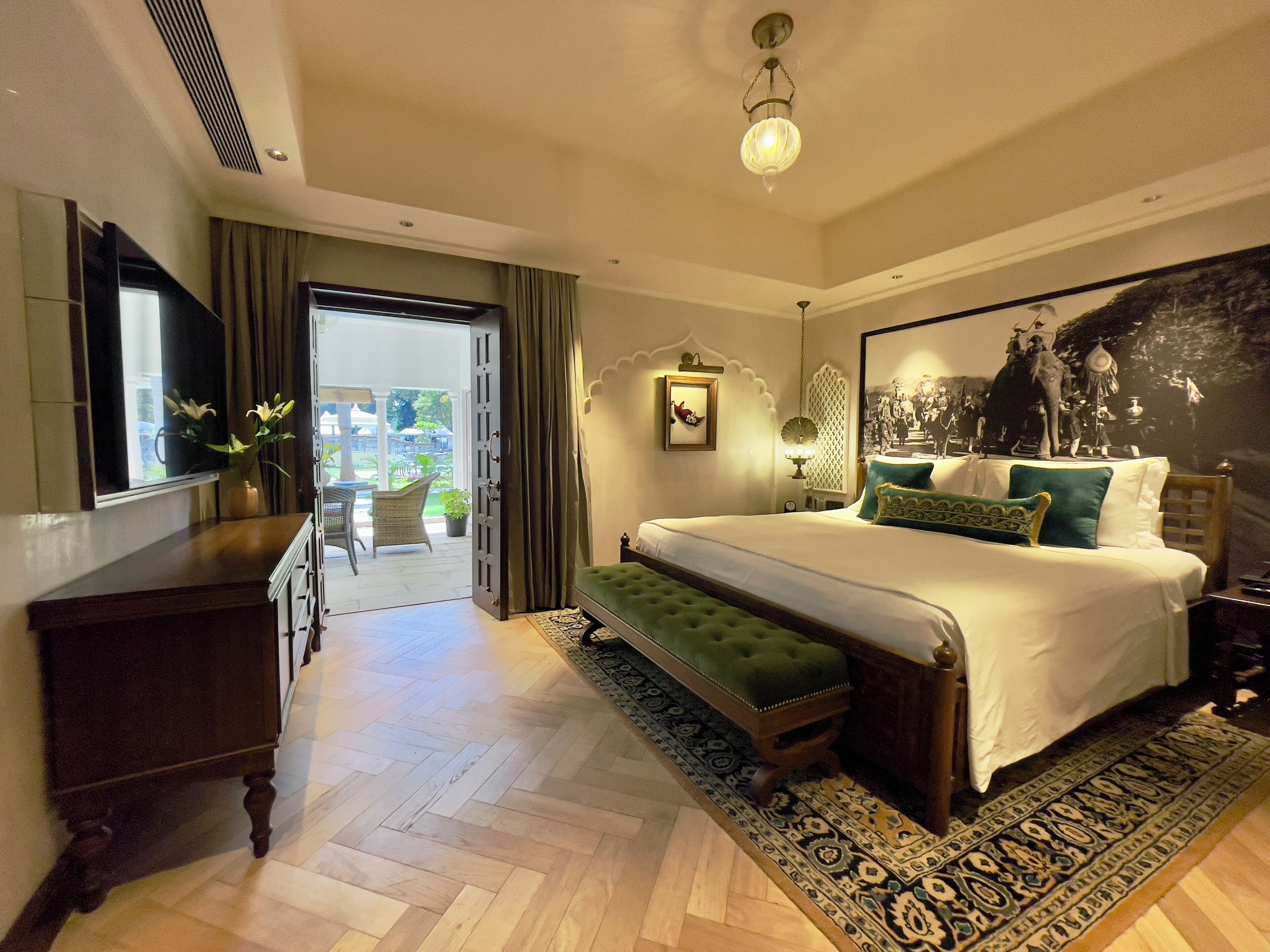 Historical Suite, Suite