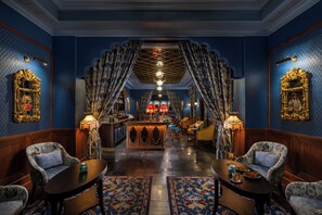 Bar (on property) - Taj Usha Kiran Palace, Gwalior (Gwalior)