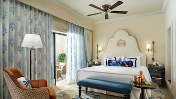 Royal Suite | Premium bedding, minibar, in-room safe, laptop workspace
