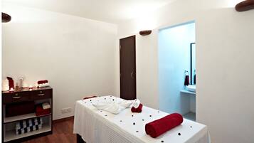 Couples treatment room(s), body treatments, aromatherapy