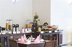 Tägliches Frühstücksbuffet (899 INR pro Person)