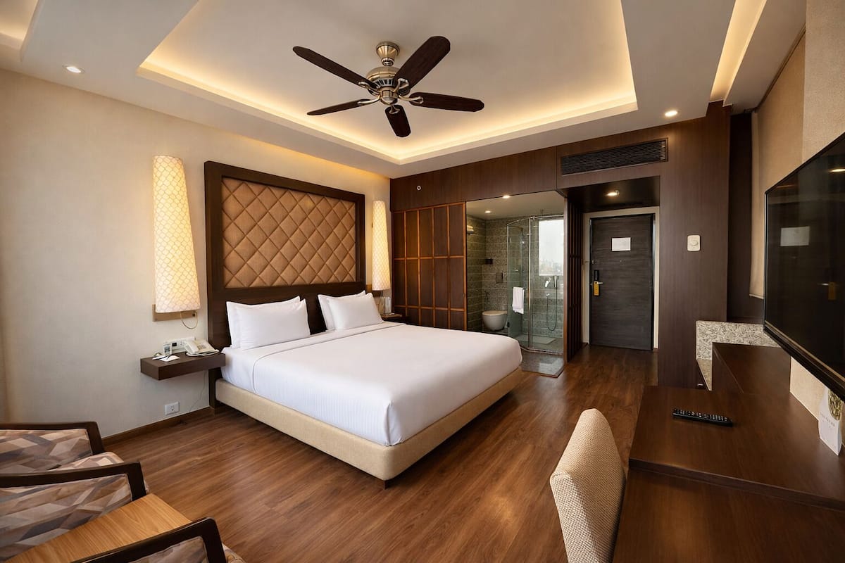 Quarto premier, 1 cama King | Frigobar, cofres nos quartos, escrivaninha, Wi-Fi de cortesia