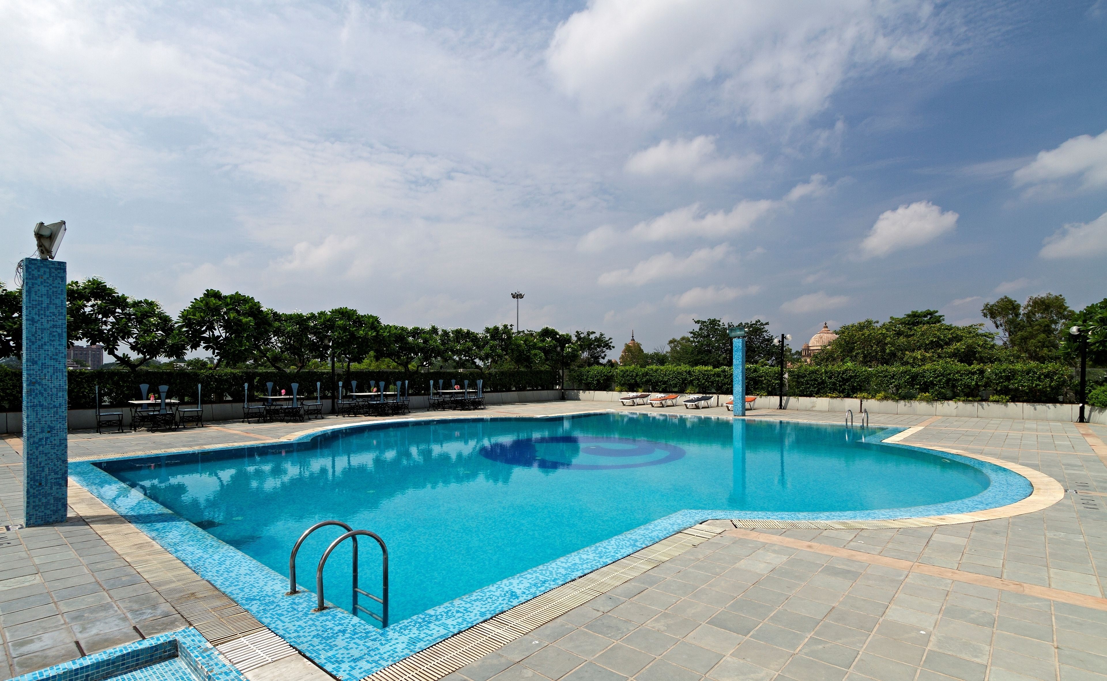 Outdoor pool, pool loungers