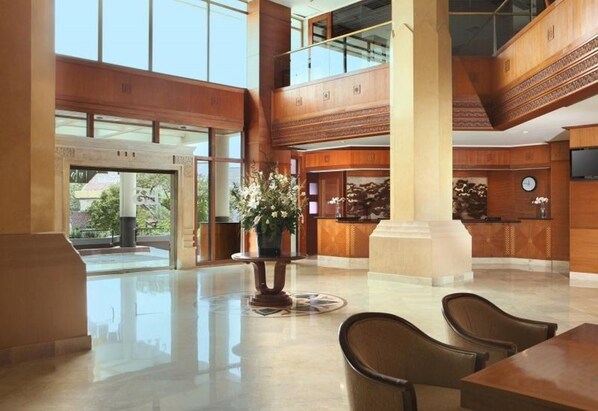 Lobby - Hotel Santika Premiere Semarang (Semarang)