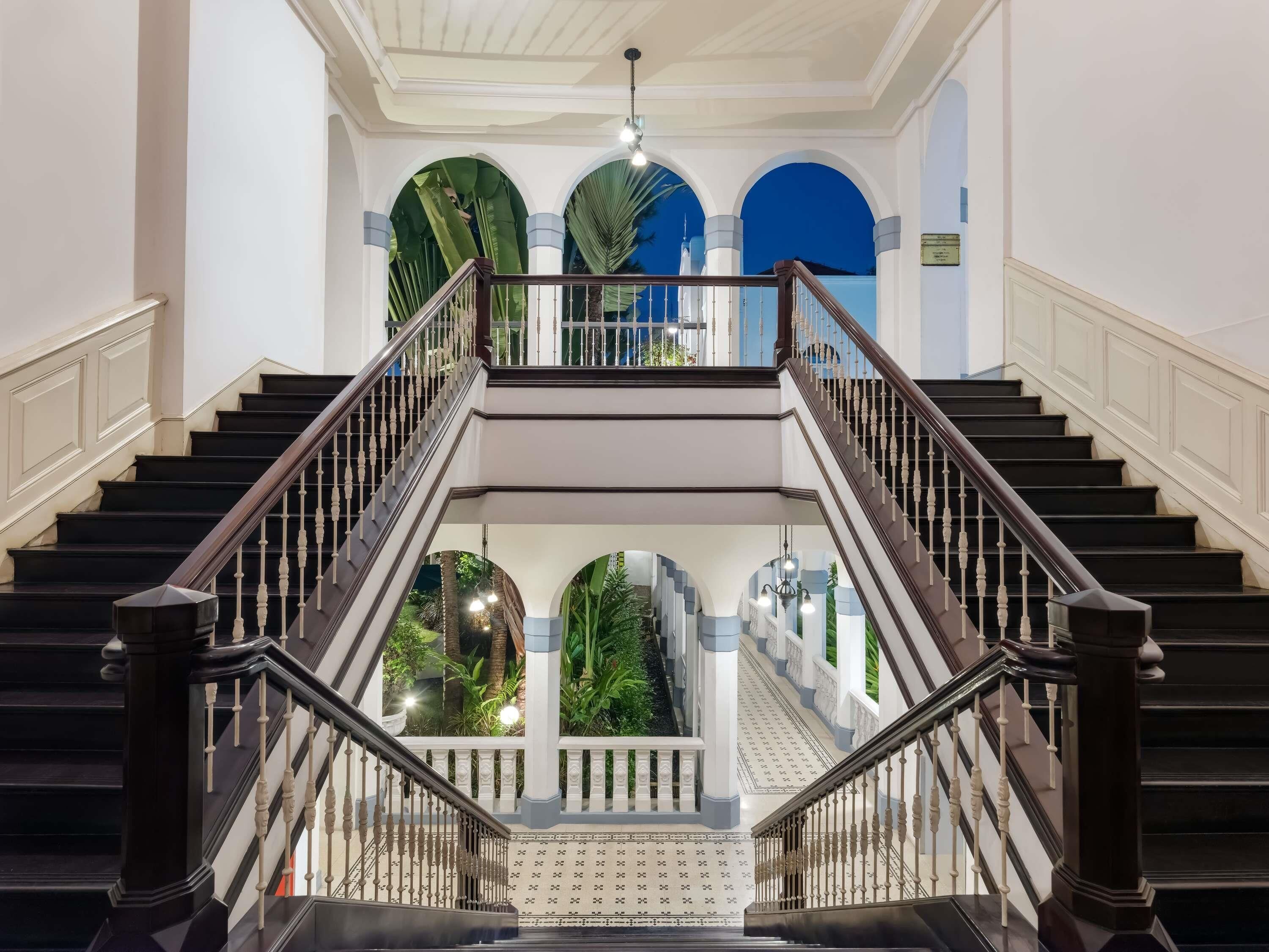 المنشأة من الخارج