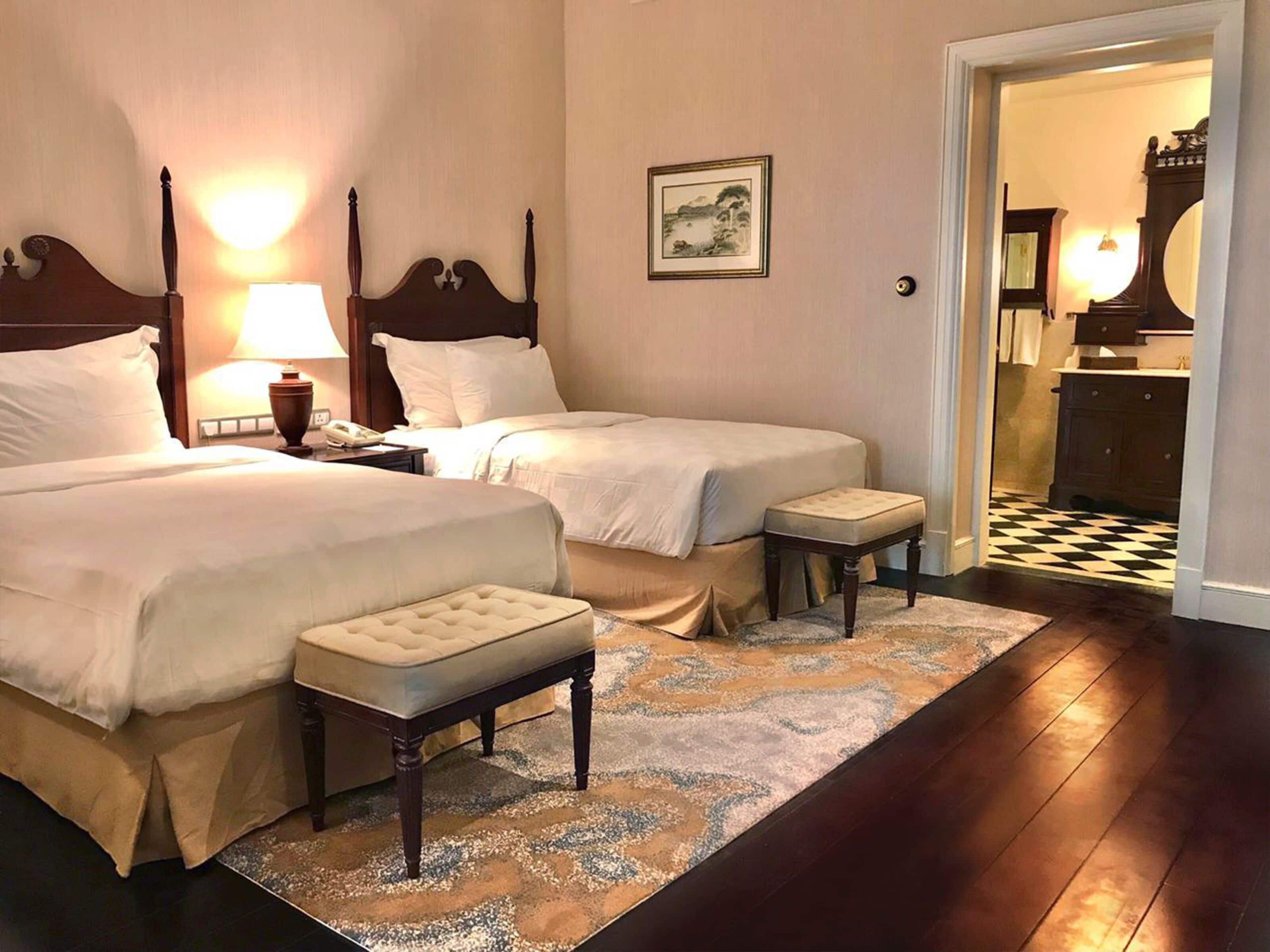 heritage suite twin bed | view from room