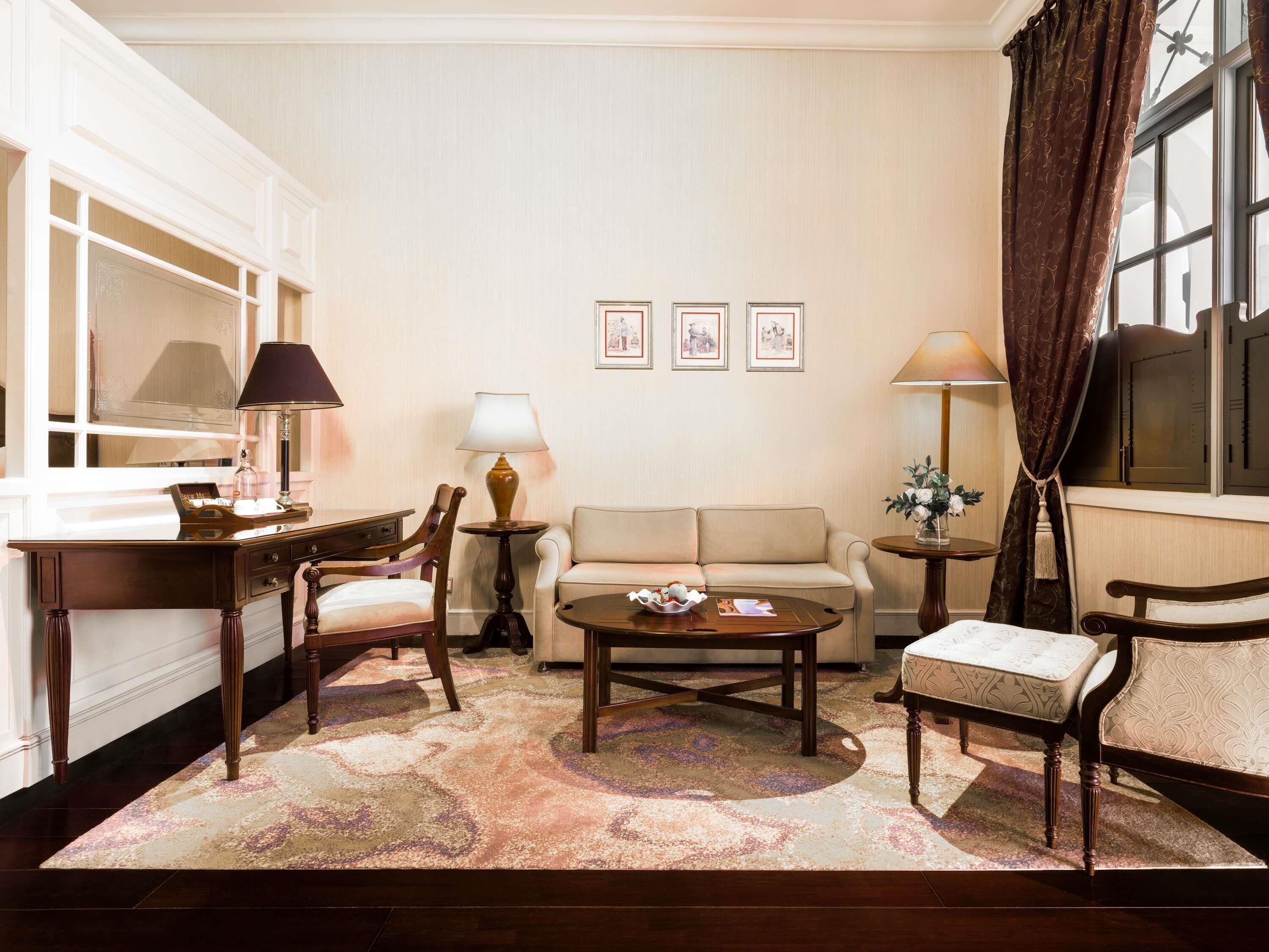 套房, 1 張特大雙人床 (Heritage) | 迷你吧、客房內保險箱、書桌、筆電工作空間