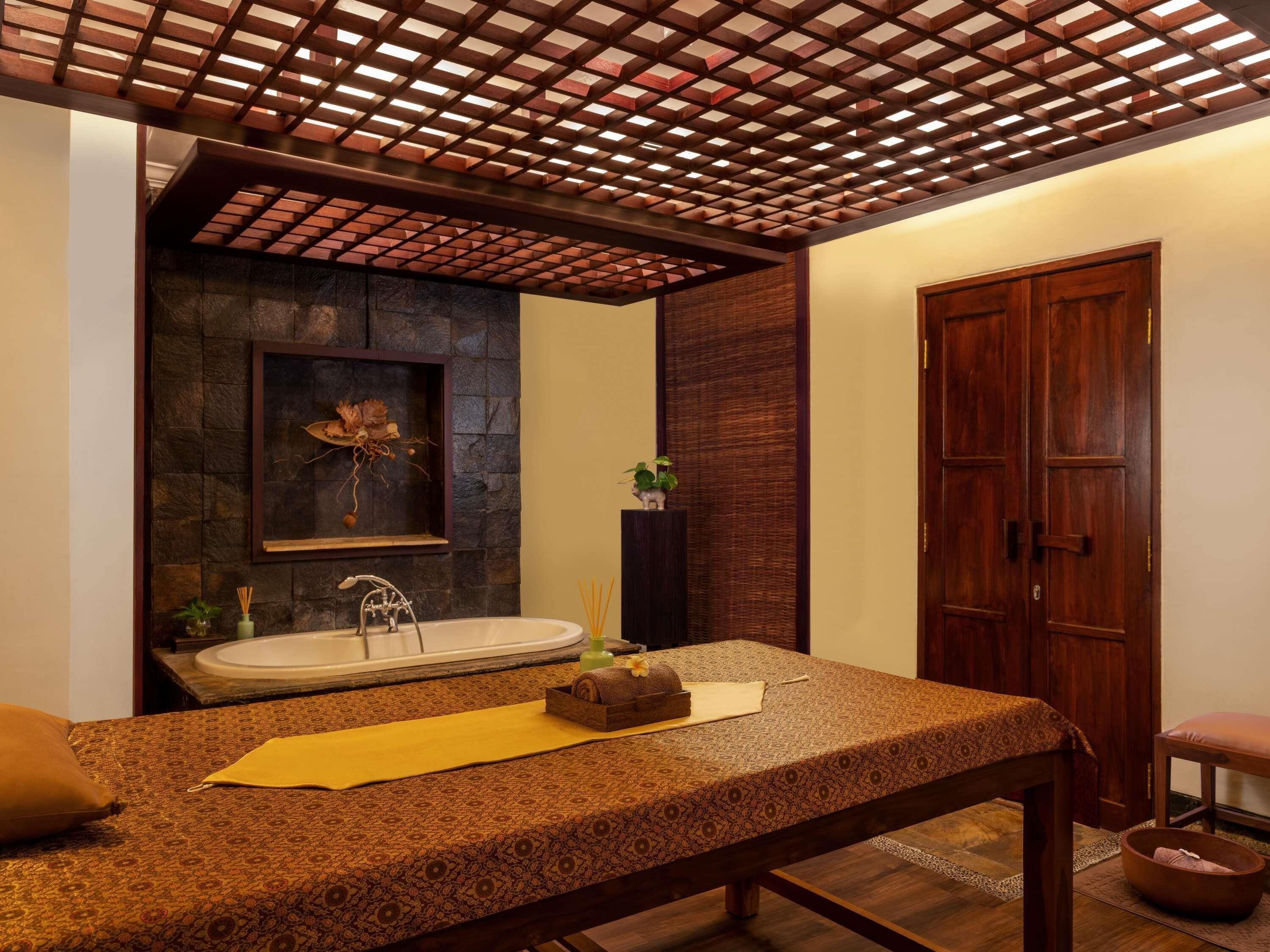 Couples treatment rooms, sauna, hot tub, steam room, body treatments