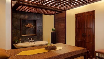 Couples treatment room(s), sauna, hot tub, steam room, body treatments