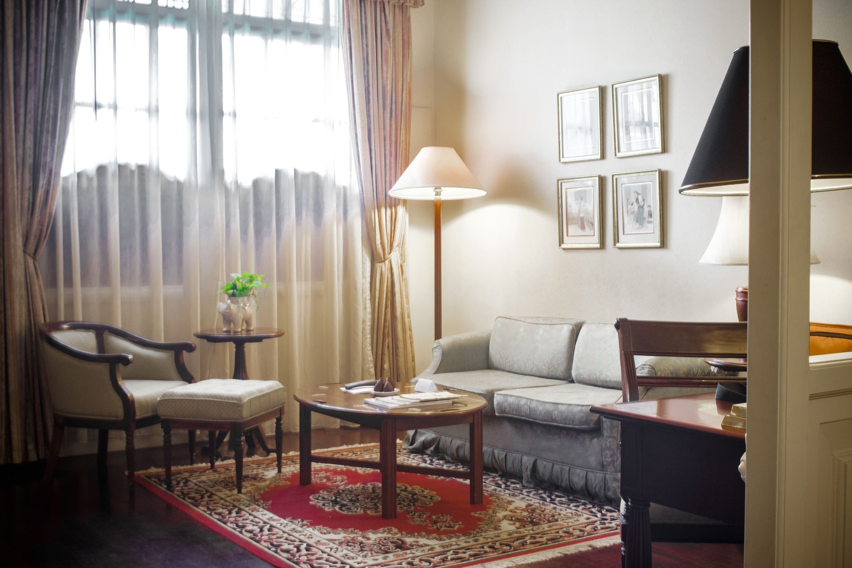 42-inch lcd tv with cable channels, tv