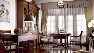 1 bedroom, minibar, in-room safe, desk