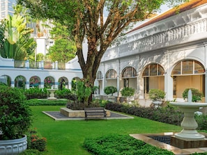 Indoor wedding - Hotel Majapahit Surabaya - MGallery (Surabaya)