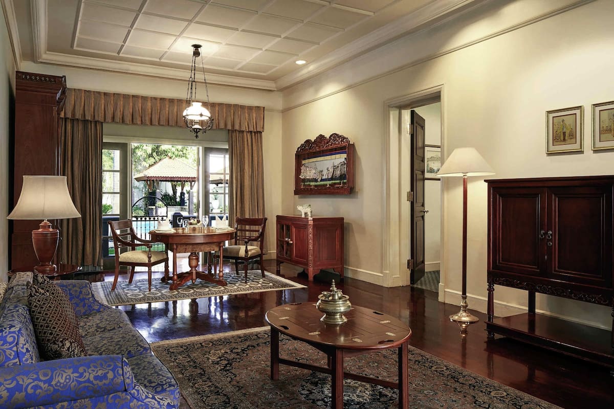 Minibar, in-room safe, desk, laptop workspace