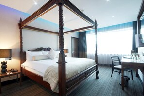 Junior Suite | In-room safe, desk, soundproofing, free WiFi