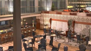 Lunch, dinner and brunch served