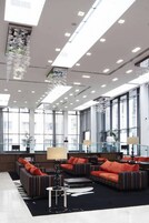 供应午餐、晚餐和早午餐