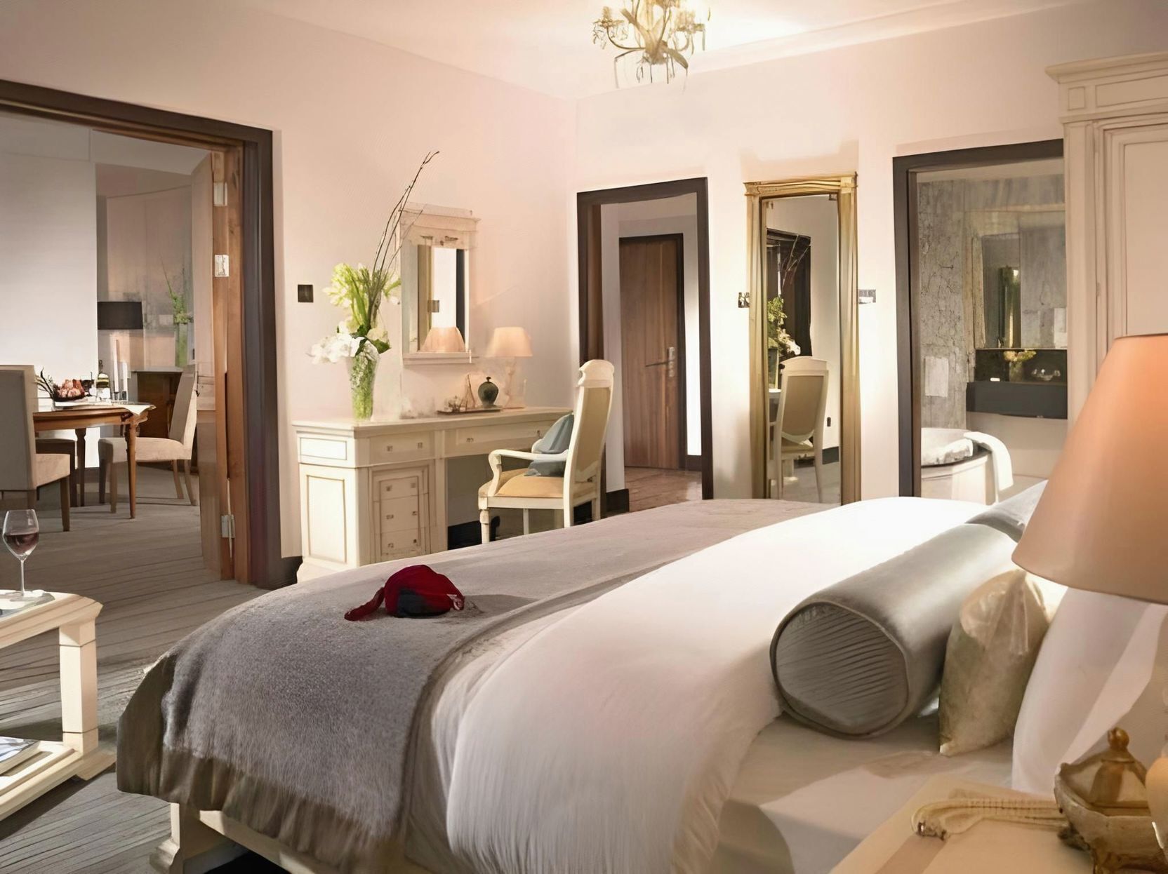 In-room safe, desk, soundproofing, free WiFi