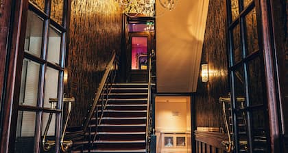 Russell Court Hotel