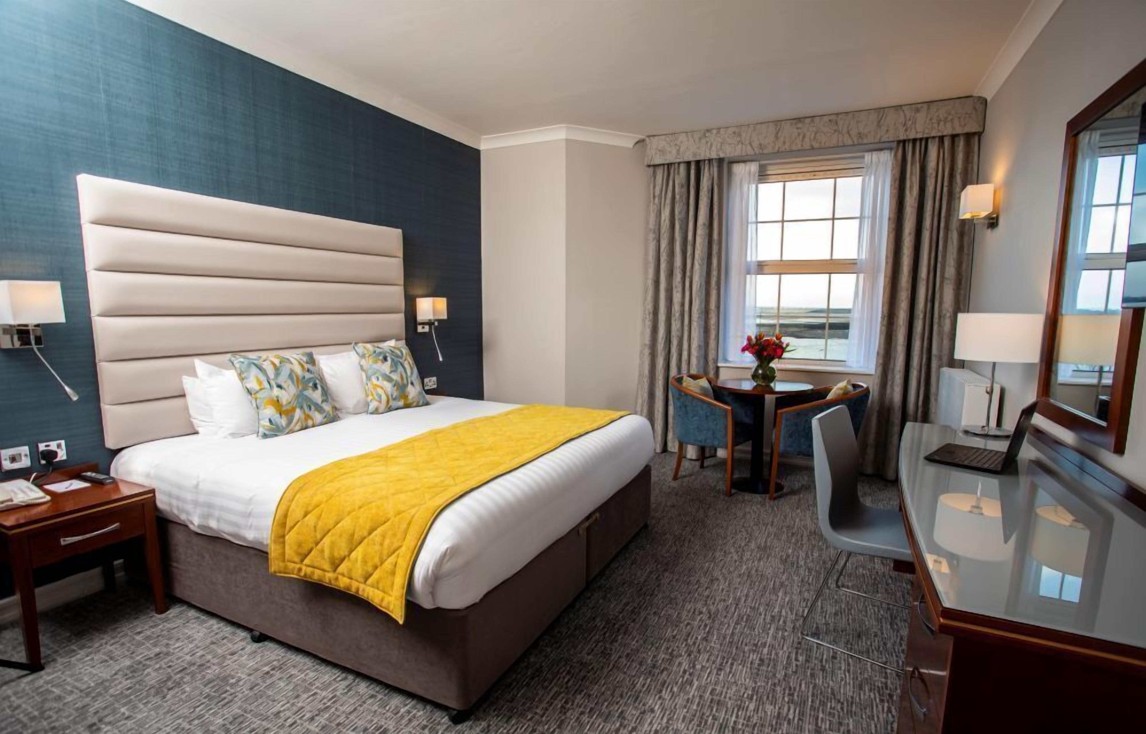 Superior Double Room with Sea View | Hypo-allergenic bedding available, in-room safe, desk, laptop workspace
