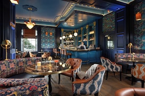 Serves lunch and dinner - Grand Hotel (Malahide)