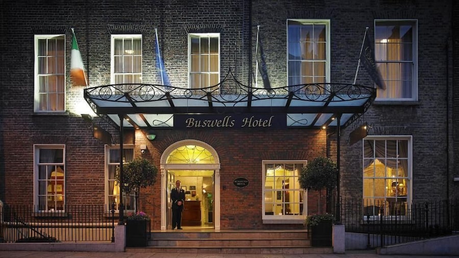 Buswells Hotel