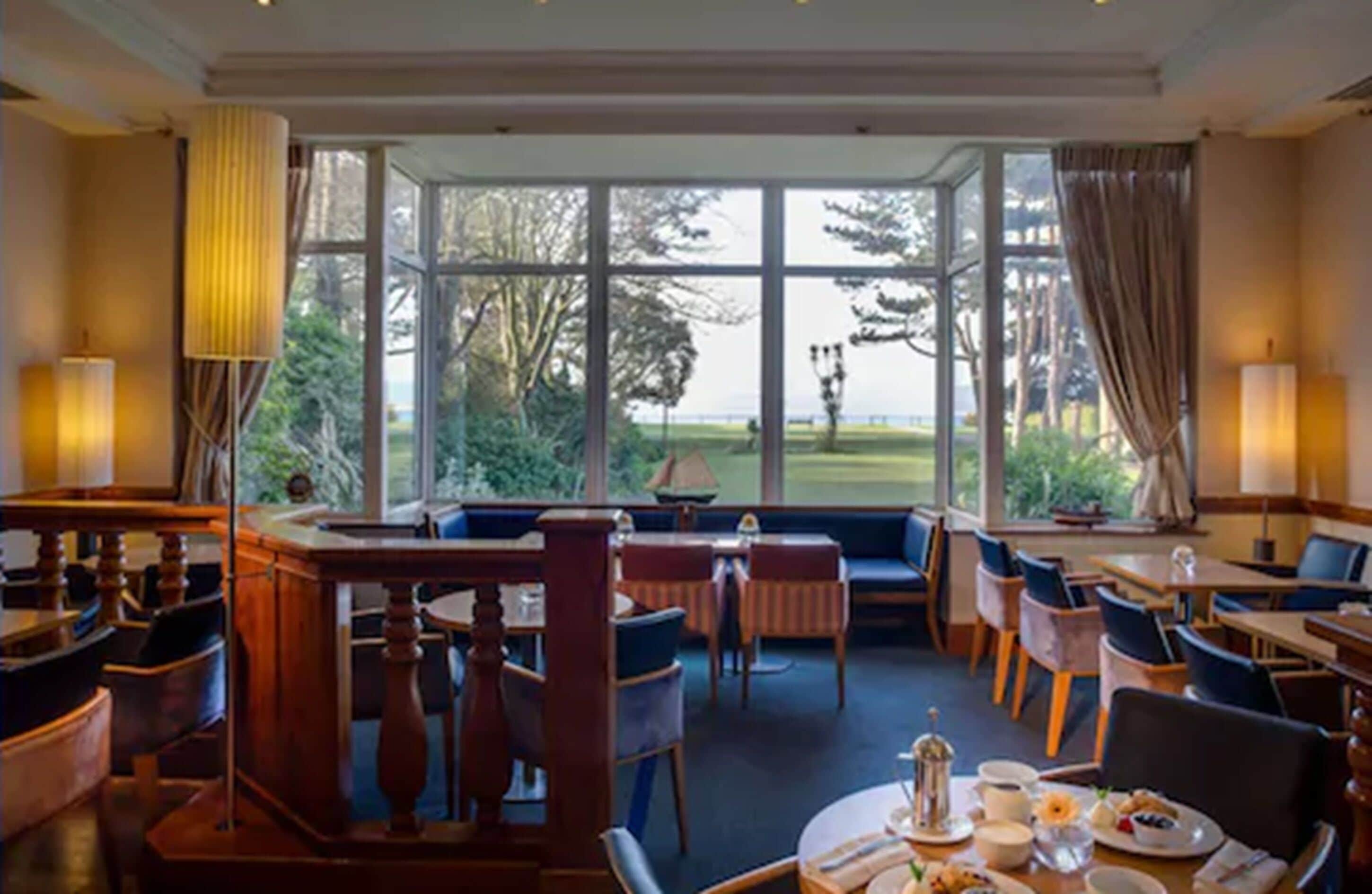 Daily full breakfast (EUR 12 per person)