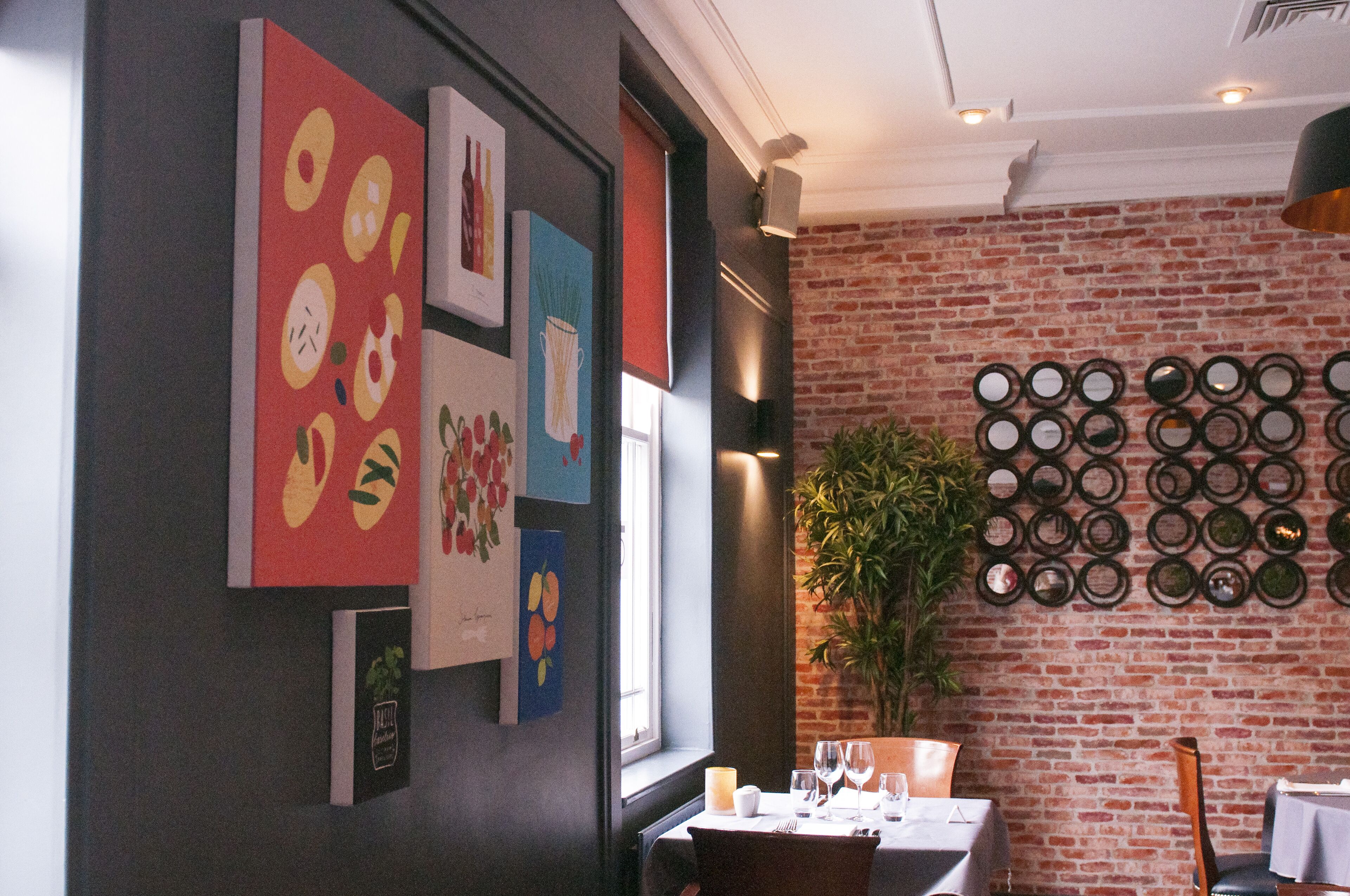 breakfast, lunch and dinner served