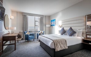 Articles de toilette (gratuits), séchoir à cheveux, serviettes fournies